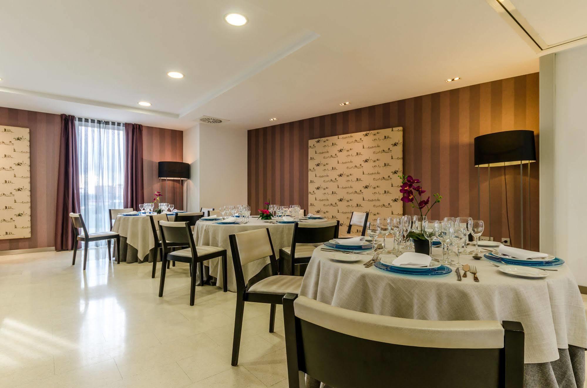 Yit Via Sevilla Mairena Майрена-дель-Альхарафе Экстерьер фото